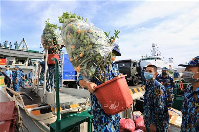 ຝາກ​ຂອງ​ຂວັນ​ໄປ​ຍັງ​ເມືອງ​ເກາະ​ເຈື່ອງ​ຊາ ເນື່ອງ​ໃນ​ໂອ​ກາດ​ບຸນ​ປີໃໝ່