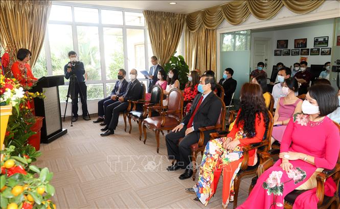 ປະ​ຊາ​ຄົມ ຊາວ ຫວຽດ​ນາມ ອາ​ໄສ ຢູ່​ສິງ​ກະ​ໂປ ຕ້ອນ​ຮັບ​ບຸນ​ປີ​ໃໝ່​ປະ​ຈຳ​ຊາດ​ປີ​ສະຫຼູດ້ວຍ​ຄວາ​ມອ​ົບ​ອຸ່ນ