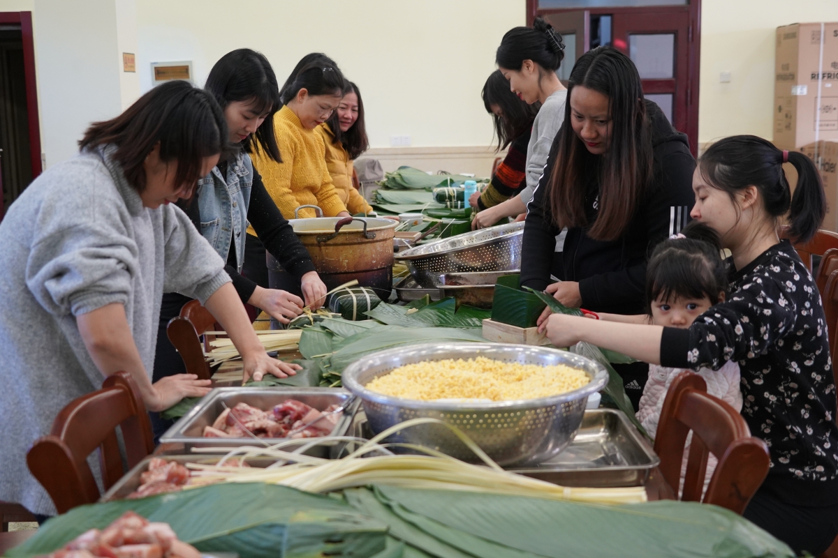 ປະ​ຊາ​ຄົມ​ຊາວ ຫວຽດ​ນາມ ອາ​ໄສ ຢູ່​ຕ່າງ​ປະ​ເທດ ຕ້ອນ​ຮັບ​ບຸນ​ປີ​ໃໝ່​ປະ​ຈຳ​ຊາດ ປີ​ສະຫຼູ 2021