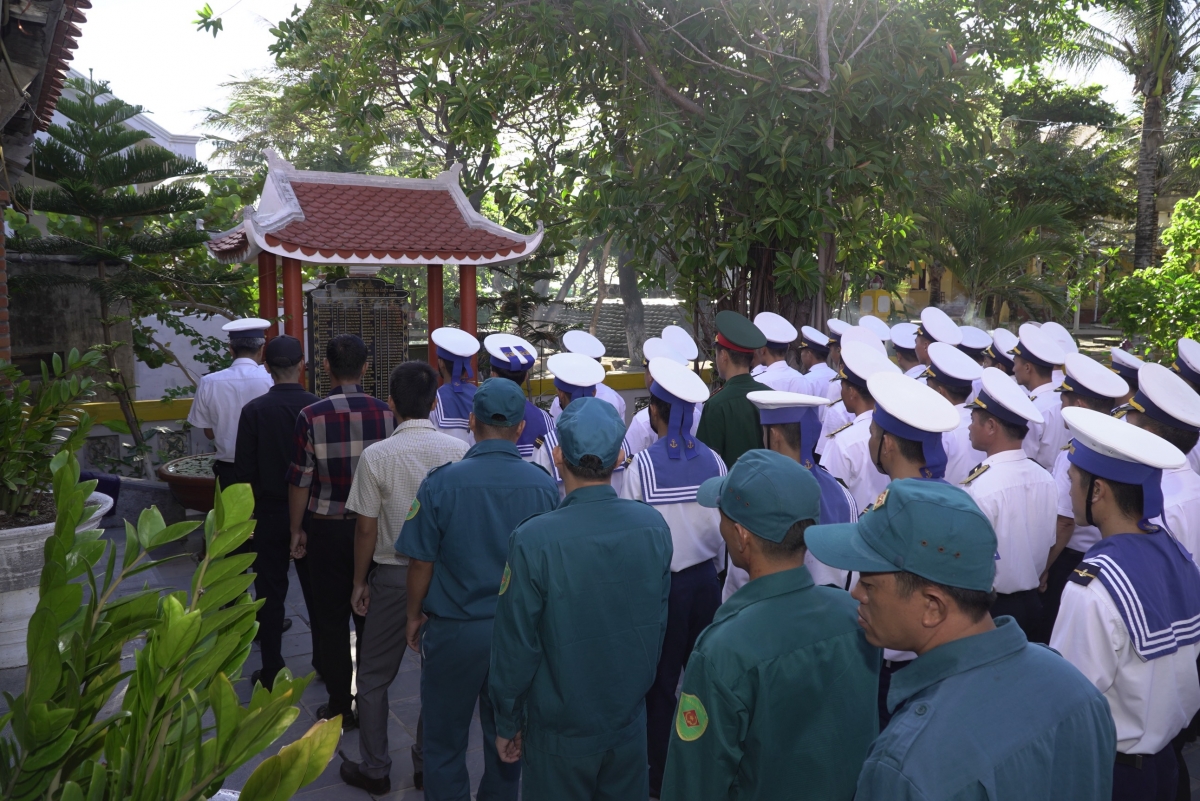 ພິ​ທີ​ອາ​ໄລ​ຫ​າ​ສະ​ແດງ​ຄວ​າມ​ຮູ້​ບຸນ​ຄຸນ​ຕໍ່ນັກຮົບຜູ້້ເສຍສະຫຼະຊີວິດເພື່ອຊາດ ​ກາກ​ມາ
