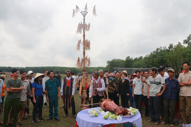 ງານ​ບຸນ ຝ່າ​ເບົ່າ ໄດ້​ຮັບ​ຮ​ອງເປັນ​ ມໍ​ລະ​ດົກ​ວັດ​ທະ​ນະ​ທຳ​ທີ່​ບໍ່​ແມ່ນ​ວັດ​ຖຸ​ແຫ່ງ​ຊາດ