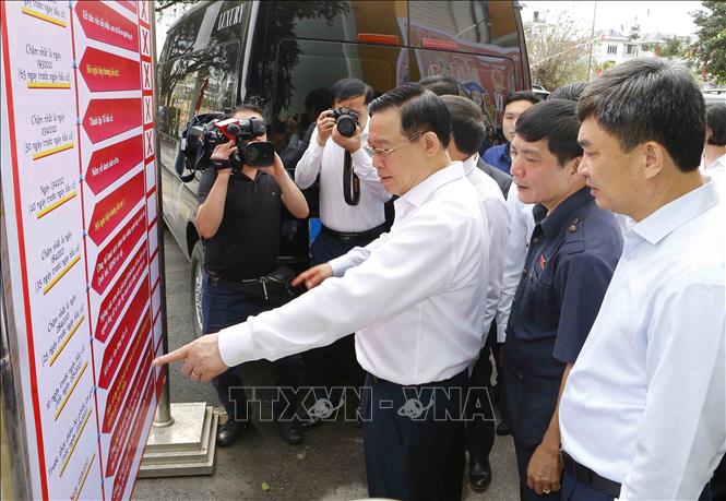 ປະ​ທານ​ສະ​ພາ​ແຫ່ງ​ຊາດ ຫວຽດ​ນາມ ເຮັດ​ວຽກ​ກັບ​ແຂວງ ກວ໋າງ​ນິງ