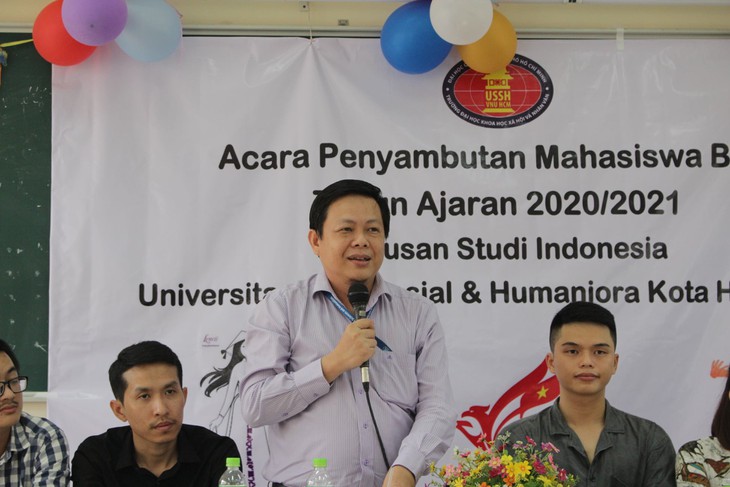 ພາກ​ວິ​ຊາ ອິນ​ໂດ​ເນ​ເຊຍ ວິ​ທະ​ຍາ, ມະ​ຫາ​ວິ​ທະ​ຍາ​ໄລ​ວິ​ທະ​ຍາ​ສາດ​ສັງ​ຄົມ ແລະ ມະ​ນຸດ​ສາດ ນະ​ຄອນ ໂຮ່​ຈີ​ມິນ: ອູ່​ບຳ​ລຸງ​ສ້າງ​ແຫຼ່ງ​ຊັບ​ພະ​ຍາ​ກອນ​ມະ​ນຸດ​ ພາ​ສາ ອິນ​ໂດ​ເນ​ເຊຍ