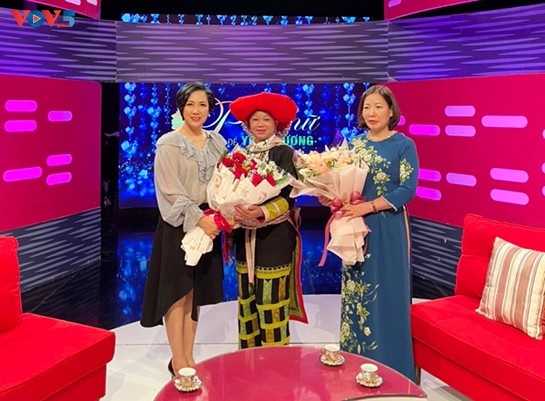 ນາງລໍ່ເລີໃໝ໋ແລະຄວາມຄາດຫວັງບືນຕົວຂຶ້ນຫຼຸດພົ້ນອອກຈາກຄວາມທຸກຍາກ