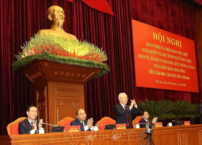 ນຳ​ການ​ພັດ​ທະ​ນາ​ຂອງ​ເຂດ​ທົ່ງ​ພຽງ​ແມ່​ນ້ຳ​ແດງທາງ​ພາກ​​ເໜືອ ຫວຽດ​ນາມ ເຂົ້າ​ໃນ​ຍຸດ​ທະ​ສາດ​ພັດ​ທະ​ນາ​ລວມ​ຂອງ​ທົ່ວ​ປະ​ເທດ