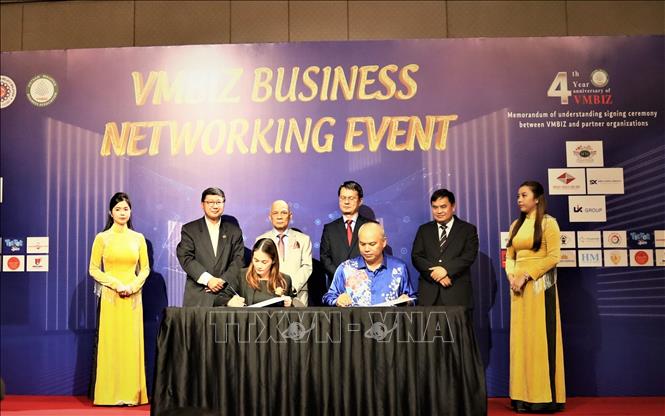 ມີຫຼາຍ​ກາ​ລະ​ໂອ​ກາດ​ຮ່ວມ​ມື​ພັດ​ທະ​ນາ​ລະ​ຫວ່າງວິ​ສາ​ຫະ​ກິດ ຫວຽດ​ນາມ ແລະ ມາ​ເລ​ເຊຍ