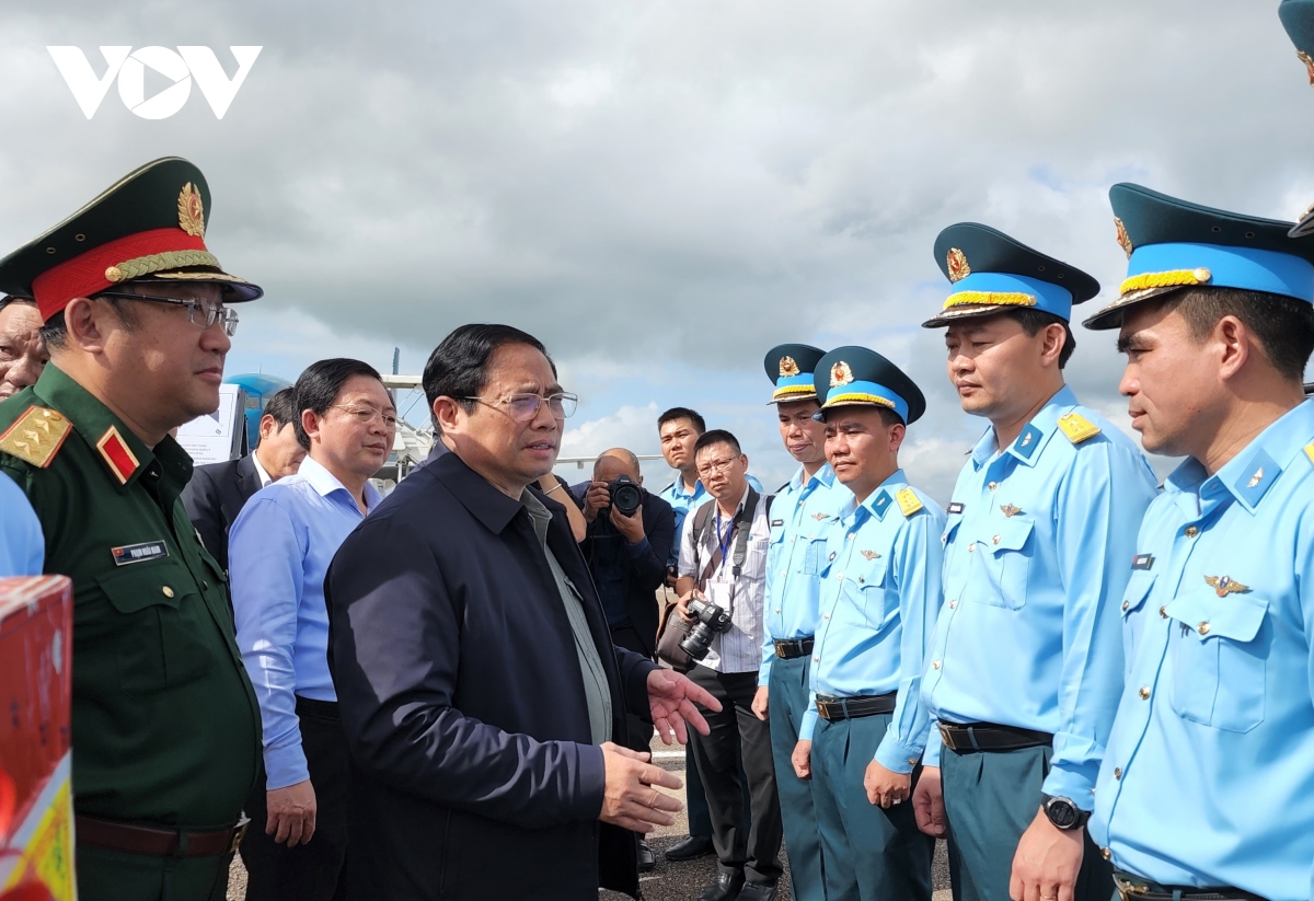 ທ່ານນາຍົກລັດຖະມົນຕີຟ້າມມິງຈິງໄປສຳຫລວດບາງກິດຈະກຳ,ໂຄງການກໍ່ສ້າງພື້ນຖານໂຄງລ່າງ,ອຸດສາຫະກຳໃຫຍ່ຢູ່ບິ່ງດິ້ງ