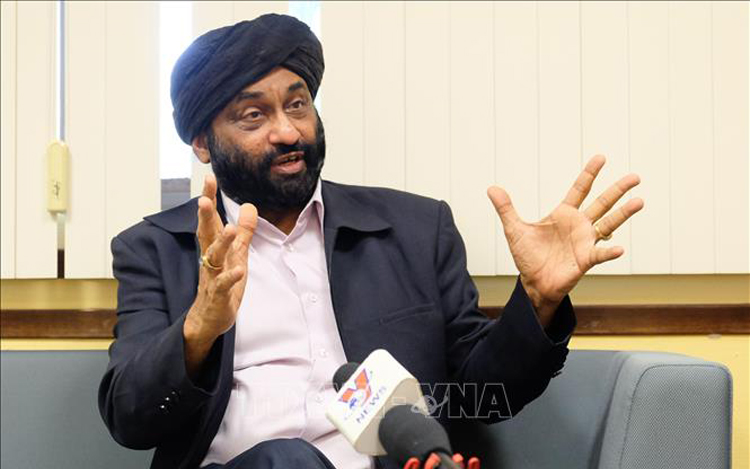 ນັກ​ຊ່ຽວ​ຊານ​ມະ​ຫາ​ວິ​ທະ​ຍາ​ໄລ​ແຫ່ງ​ຊາດ ສິງ​ກະ​ໂປ: ການ​ພົວ​ພັນ ຫວຽດ​ນາມ-ສິງ​ກະ​ໂປ ຕິດ​ພັນ​ອາ​ຊຽນ