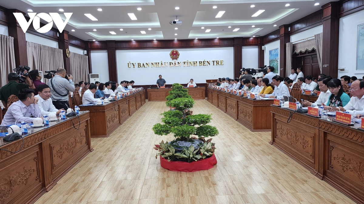 ທ່ານນາຍົກລັດຖະມົນຕີຟ້າມມິງຈິງ: ແຂວງ ເບນແຈ ຄວນເສີມຂະຫຍາຍທ່າໄດ້ປຽບ, ພັດທະນາເສດຖະກິດທະເລ