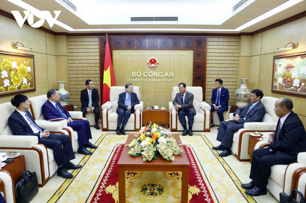 ທ່ານລັດ​ຖະ​ມົນ​ຕີ​ກະ​ຊວງ​ຕຳຫຼວດ ໂຕ​ເລິມ ໃຫ້​ການ​ຕ້ອນ​ຮັບ​ຮອງ​ລັດ​ຖະ​ມົນ​ຕີ​ກະ​ຊວງ​​ປ້ອງ​ກັນ​​ຄວາມ​ປະ​ຫງົບລາວ