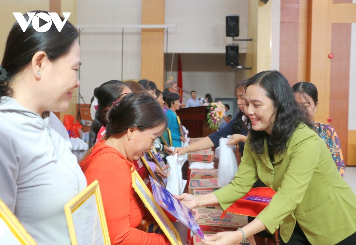 ອານຢາງ ຍູ້ໄວການລົບລ້າງເຮືອນຢູ່ຊ່ົວຄາວ, ເຮືອນຊຸດໂຊມ