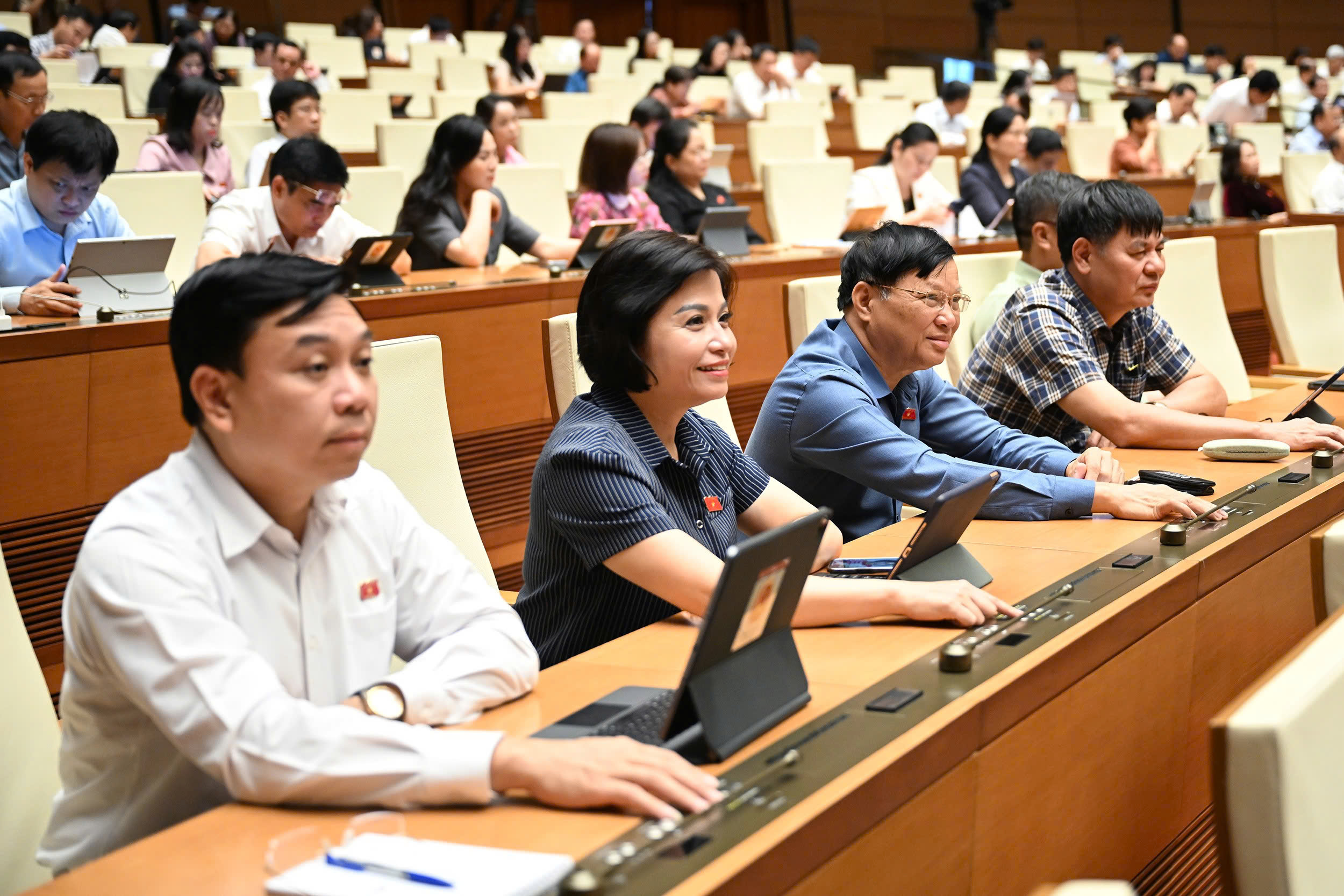 ສຳເລັດການຮັບເອົາຄຳເຫັນຂອງປະຊາຊົນກ່ຽວກັບການປັບປຸງລັດຖະທຳມະນູນ: ໝາກຜົນຂອງການເສີມຂະຫຍາຍປະຊາທິປະໄຕ