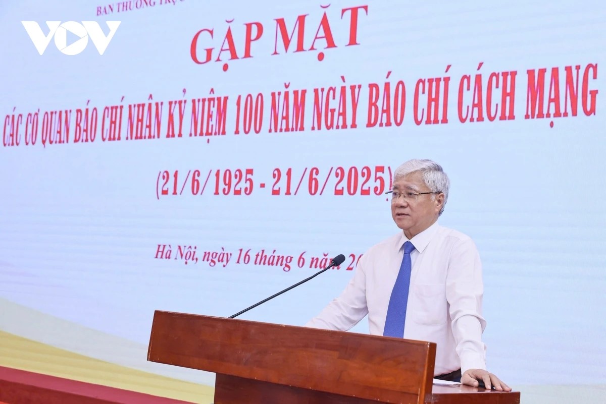 ສື່ມວນ​ຊົນ​ສ້າງ​ເງື່ອນ​ໄຂ​ເພື່ອ​ໃຫ້​ສຽງ​ເວົ້າ​ຂອງ​ແນວ​ໂຮມ ແລະ ປະ​ຊາ​ຊົນ​ຫຍັບ​ມໍ່​ເຂົ້າໃກ້ກັບ​ມະ​ຫາ​ຊົນຫຼາຍກວ່າ​ເກົ່າ