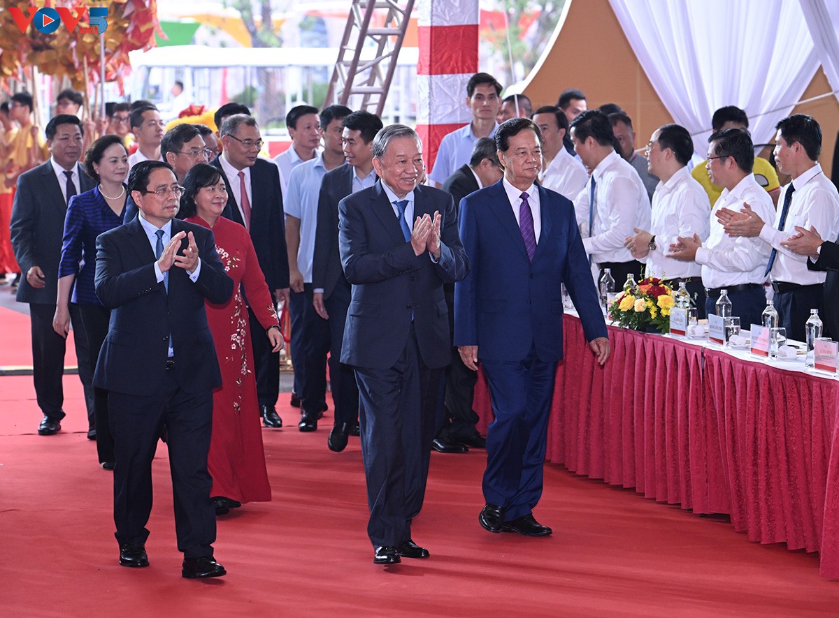 ເລີ່ມ​ລົງ​ມື​ກໍ່​ສ້າງ, ເປີດ​ນຳ​ໃຊ້ 250 ກິດ​ຈະ​ກຳ, ໂຄງ​ການ​ທີ່​ມີ​ຄວາມ​ໝາຍ​ຫັນ​ປ່ຽນ​ພື້ນ​ຖານ​ໂຄງ​ລ່າງ​ແຫ່ງ​ຊາດ