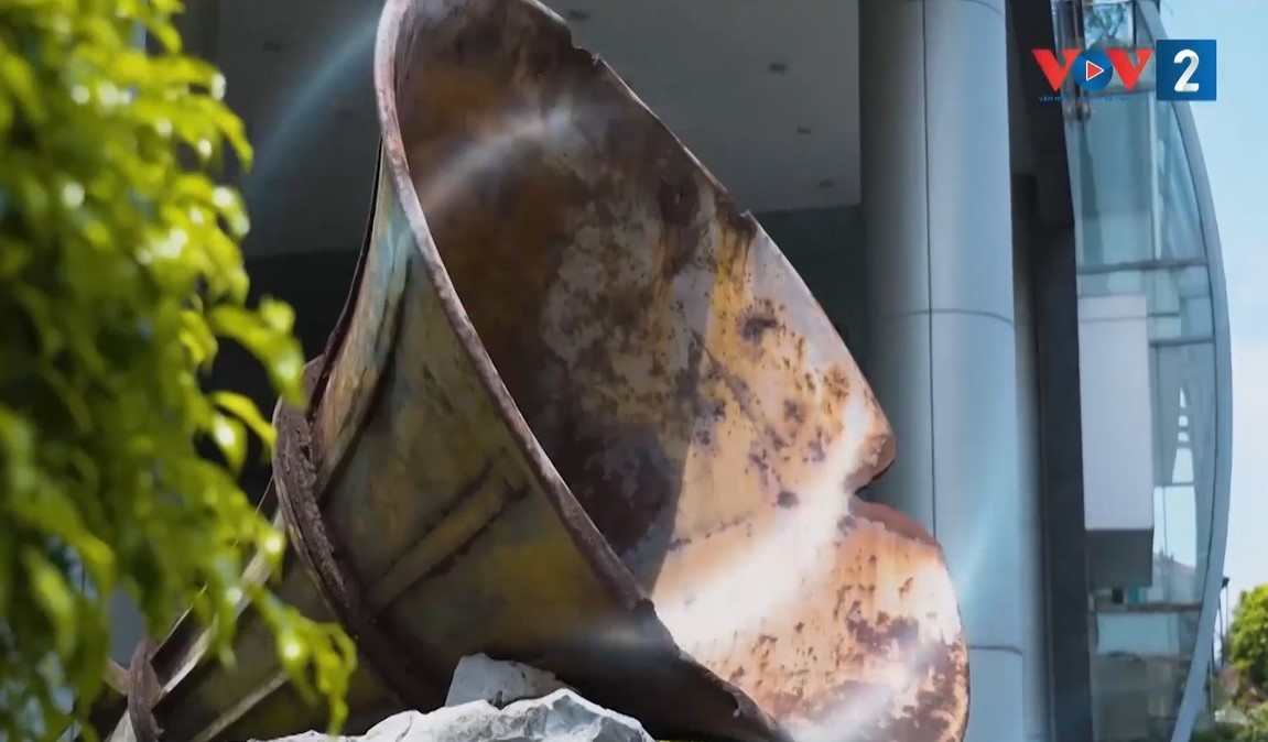 ສ້າງຕັ້ງເມື່ອ​ປີ 1945: ທີ່​ນີ້, ວິ​ທະ​ຍຸ​ກະ​ຈາຍ​ສຽງ ຫວຽດ​ນາມ