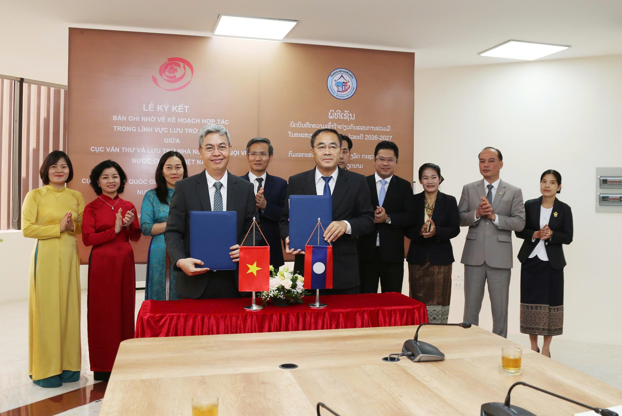 ກົມ​ສຳ​ເນົາ​ເອ​ກະ​ສານ​ສອງ​ປະ​ເທດ ຫວຽດ​ນາມ - ລາວ ເພີ່ມ​ທະ​ວີ​ການ​ຮັກ​ສາ ແລະ ເສີມ​ຂະ​ຫຍາຍ​ບັນ​ດາ​ຄຸນ​ຄ່າຍືນ​ຍົງ​ຂອງ​ສອງ​ຊາດ