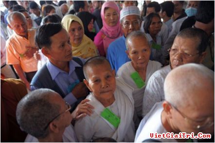 Sidang pengadilan terhadap tiga benggolan tinggi Khmer Merah