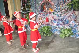 Suasana menyambut Hari Natal melanda seluruh Vietnam-2011