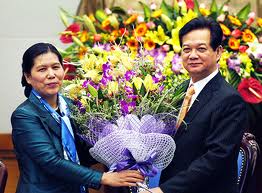 PM Nguyen Tan Dung mengadakan temu kerja dengan Presidium Federasi Wanita Vietnam.