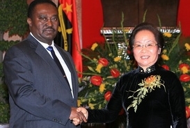 ゾアン国家副主席、アンゴラ副大統領と会談