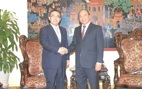 フック福首相、愛知県知事と会見