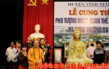 トゥンバン寺、チュオンサロン島に観音像を寄贈