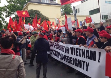 国外在留ベトナム人、引き続き中国を非難（１）