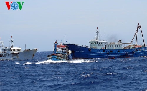 中国、ベトナム領海に船舶をさらに搬入