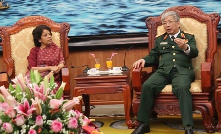 インドも、ベトナムの高速巡視船を提供