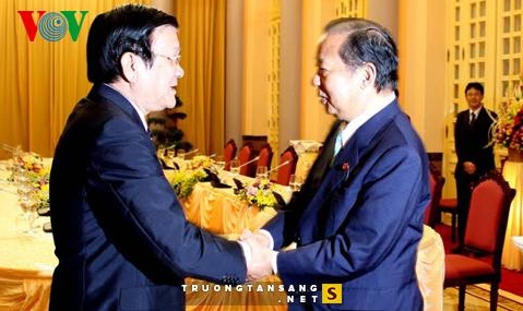 サン国家主席、二階会長と会見