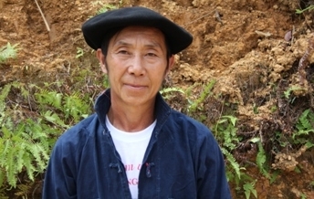 石が多い村のシン村長