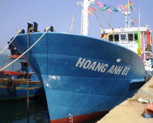 ビンディン省における鉄製漁船の建造