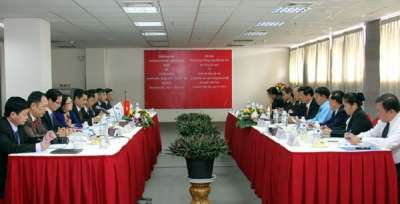 民族委員会代表団、ラオスを訪問