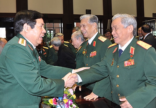 国防省、元幹部との集いを開催