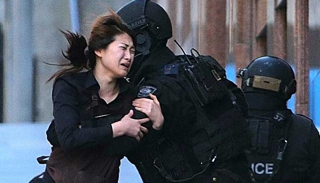 シドニー立てこもり、容疑者射殺