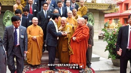 サン国家主席、カンボジア訪問終える