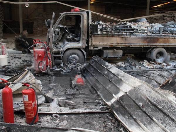 リビア中部、兵士２２人死亡 民兵が原油積み出し港急襲