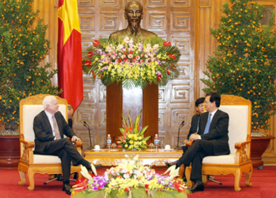 Perdana Menteri Vietnam Nguyen Tan Dung menerima delegasi senator Amerika Serikat