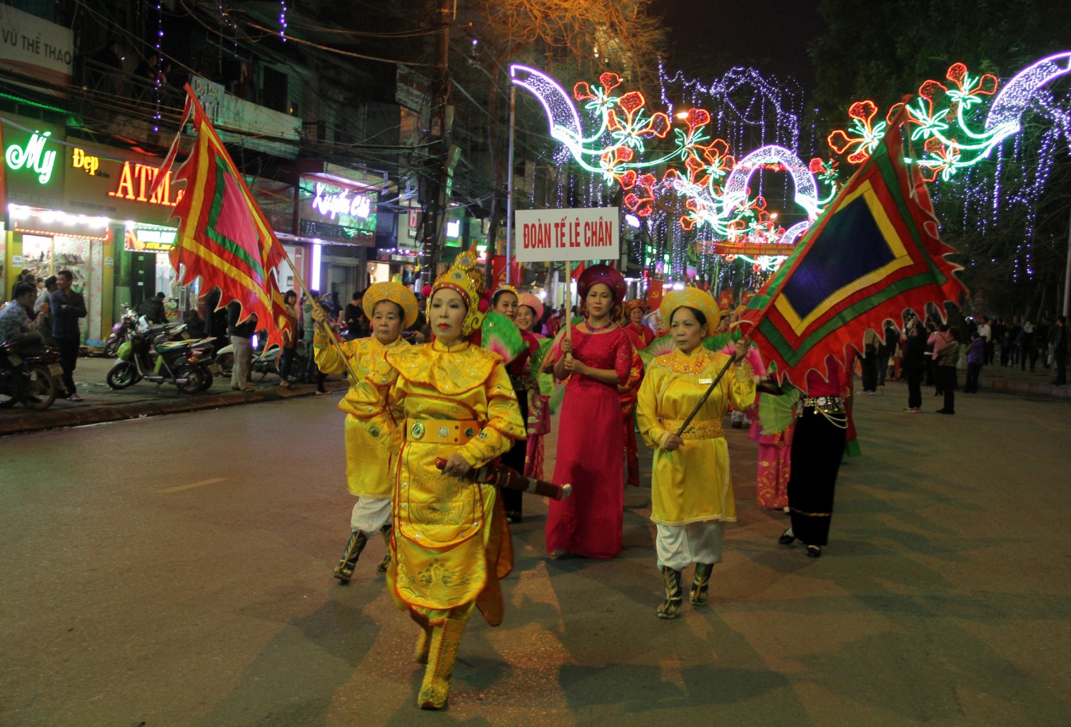 Pesta kebudayaan Le Chan-Tanda penghubung antara tradisional dan modern