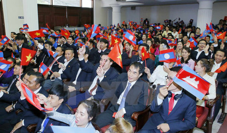 Jóvenes de Vietnam, Laos y Camboya determinados a consolidar las relaciones entre los tres países