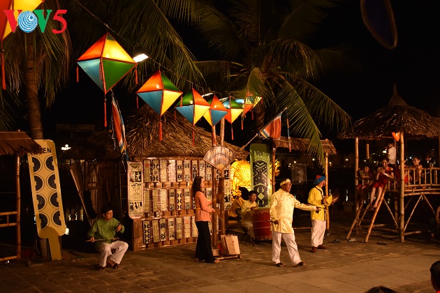 Antiguo barrio de Hoi An preserva valores del arte folklórico “Bai Choi”
