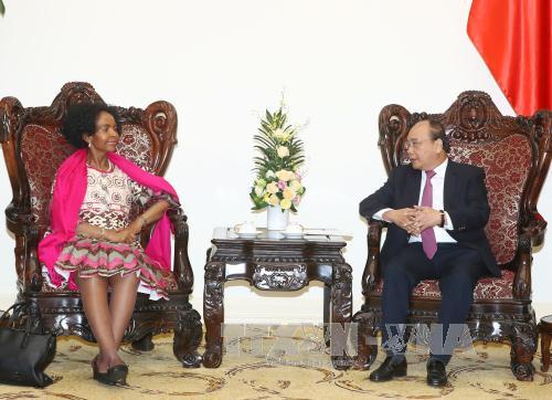 Vietnam insiste en profundizar la cooperación con Ucrania y Sudáfrica