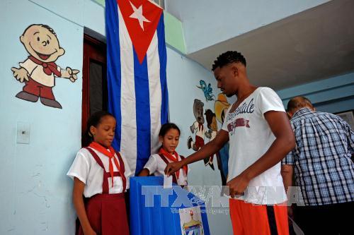 Cuba celebra las elecciones municipales y avanza hacia las legislativas
