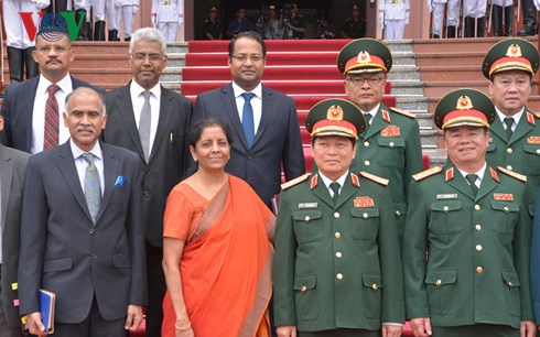 Vietnam y la India fortalecen la cooperación en defensa