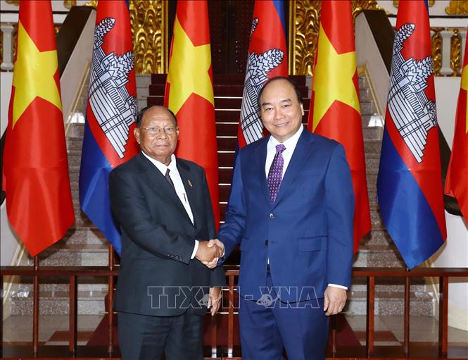 Premier vietnamita aboga por reverdecer relaciones con Camboya