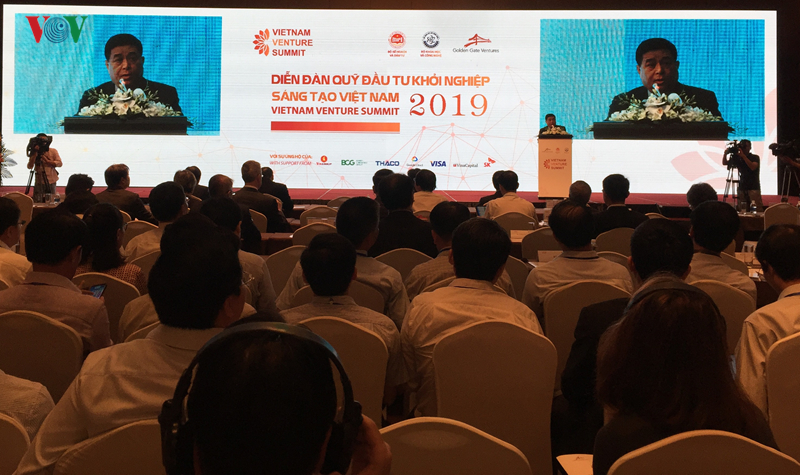 Primer foro de inversores para el emprendimiento en Vietnam