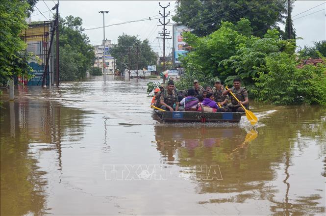 India: más de 180 muertos y un millón de evacuados por inundaciones