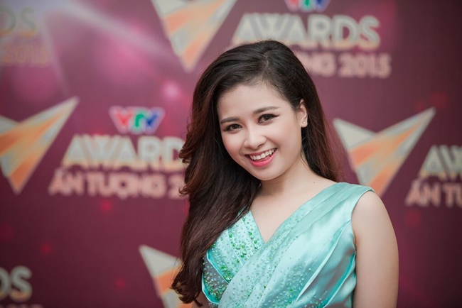 Duong Hoang Yen, hermosa y talentosa profesora de técnica vocal