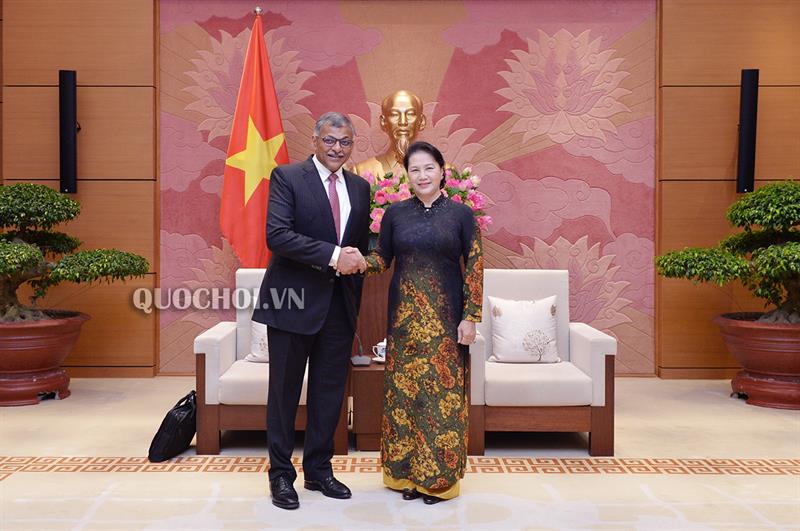 Presidenta del Parlamento vietnamita reitera importancia de cooperación con Singapur