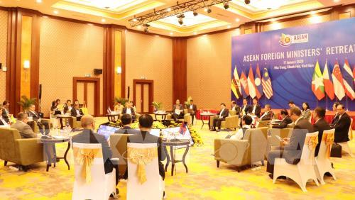 Vietnam informa sobre el resultado de la conferencia a puerta cerrada de Cancilleres de la Asean
